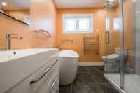 bathroom-2718919_1920